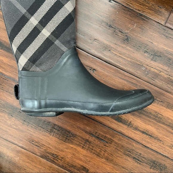 SOLD - Burberry Clemence Rain Boots Black & Grey 38 - Picture 12 of 15